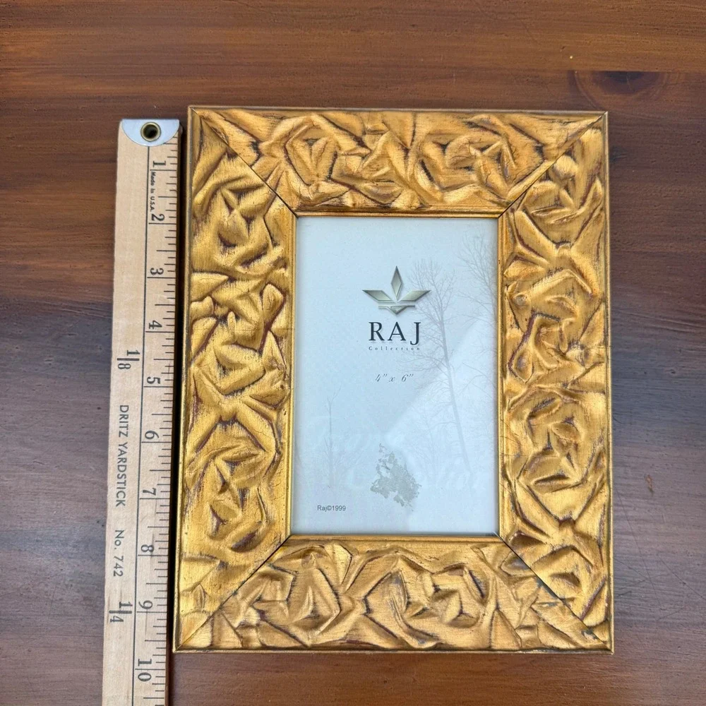 Vintage Raj Collection Gold Textured 4x6 Picture Frame Crinkle Design